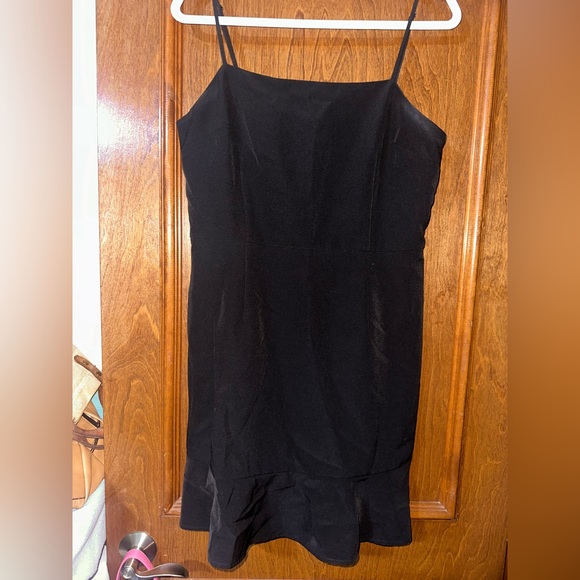 Little Black Dress Moment - Picture 4 of 6